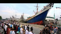 Idul Fitri jatuh pada Senin (28/7/2014) umat Islampun berbondong untuk melaksanakan salat Id (Liputan6.com/Miftahul Hayat)