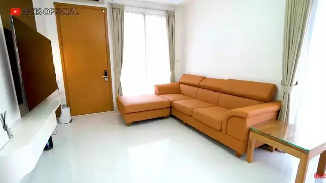 Farida Nurhan dan kediamannya (YouTube/Ricis Official)