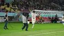 Pemain Timnas Mali U-17, Ibrahim Diarra melakukan selebrasi ke arah penonton setelah mencetak gol ke gawang Timnas Maroko U-17 pada laga perempat final Piala Dunia U-17 2023 di Stadion Manahan, Solo, Sabtu (25/11/2023). (Doc. LOC WCU17/RKY)
