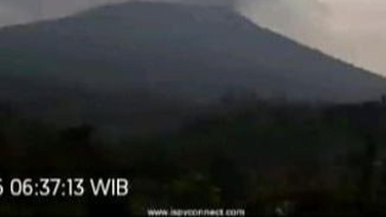 Gunung Marapi Sumbar Erupsi Lagi, Waspadai Ancaman Lahar