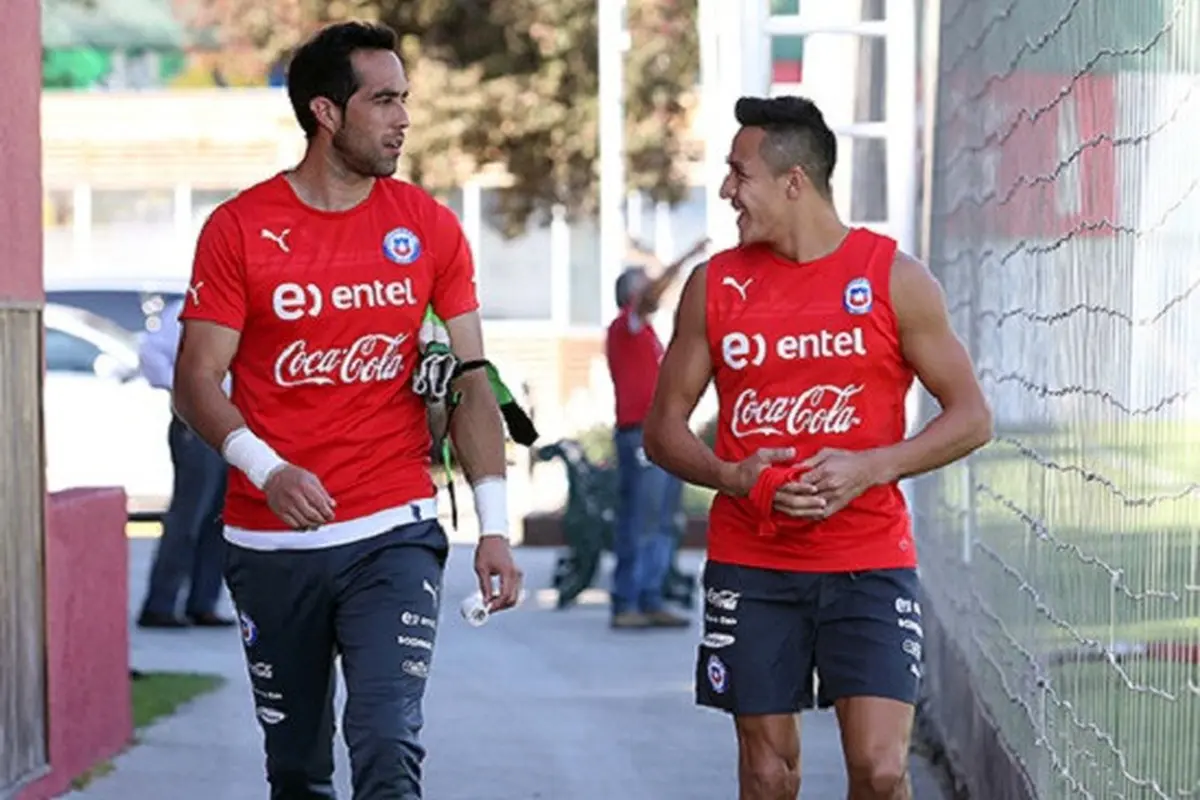 Claudio Bravo - Alexis Sanchez
