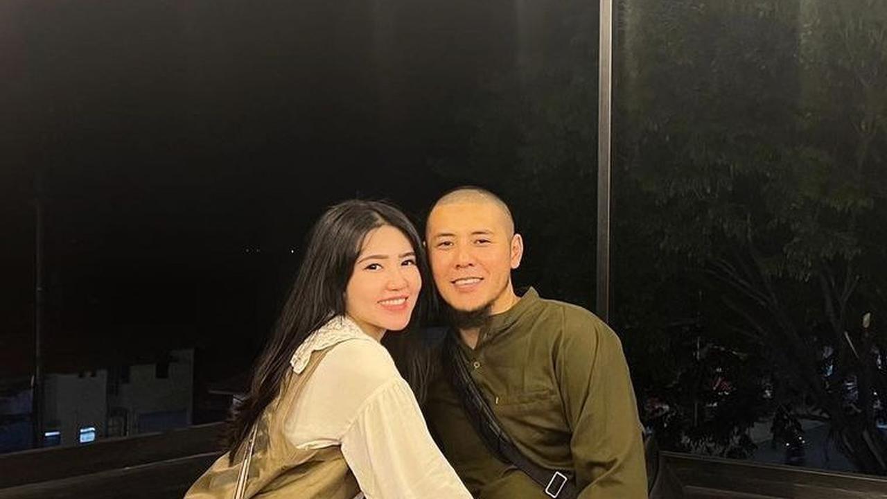 Hamil Anak Pertama Usai Keguguran, Intip Potret Mesra Via Vallen dan Sang Suami Chevra Yolandi