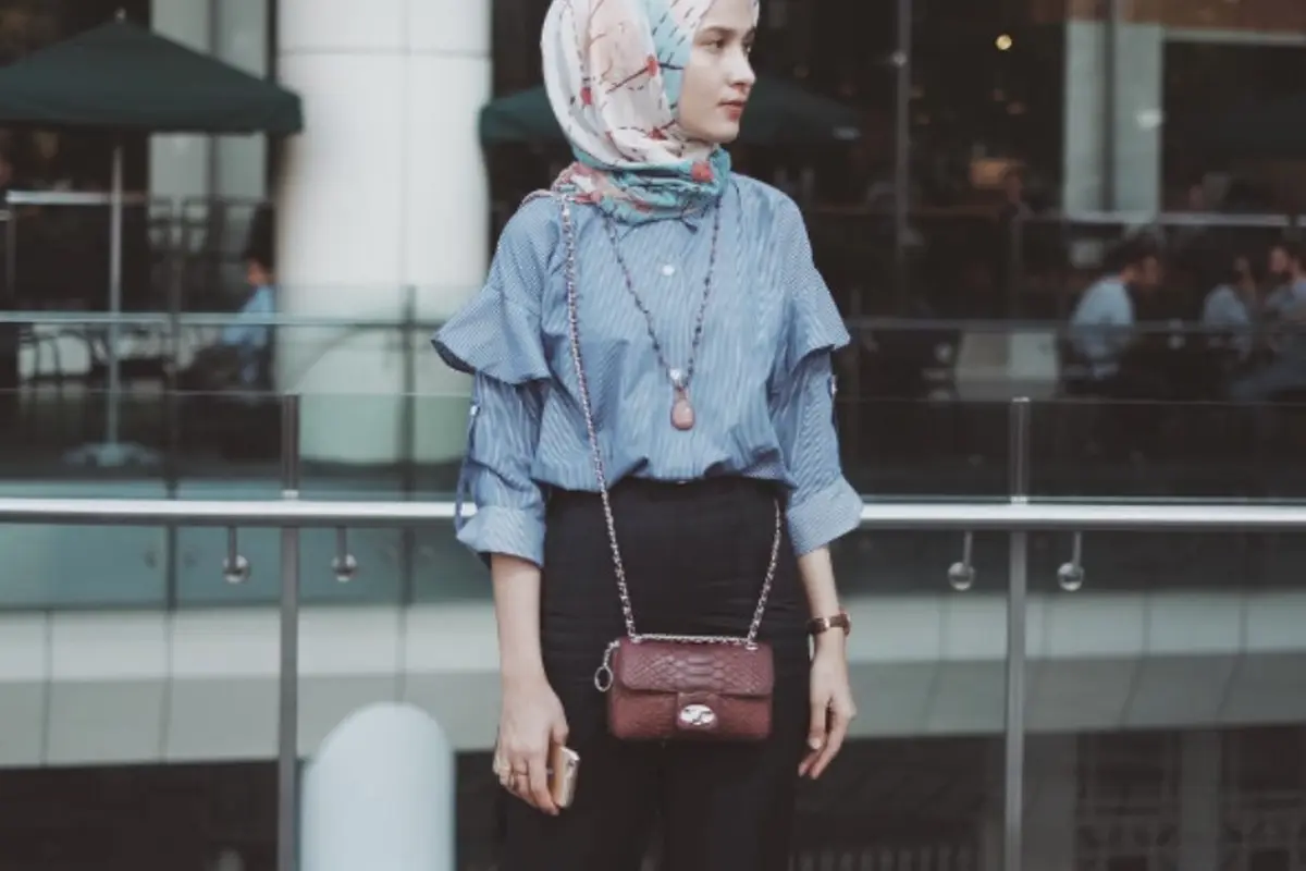 Potret Style Minimalis Dwihanda, Hijabers yang Banyak Digemari