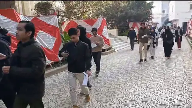 Para WNI di Mesir datang ke TPS di KBRI Kairo untuk ikut pemungutan suara pemilu 2024. (Dok: PPLN Kairo)