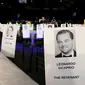 Deretan tempat duduk  disertai foto para selebriti dan tamu berjejer rapi jelang Screen Actors Guild Awards 2016 di Shrine Auditorium, Los Angeles, Jumat (29/1). 22nd Annual Screen Actors Guild Awards akan dimulai pada 30 Januari (REUTERS/Mario Anzuoni)