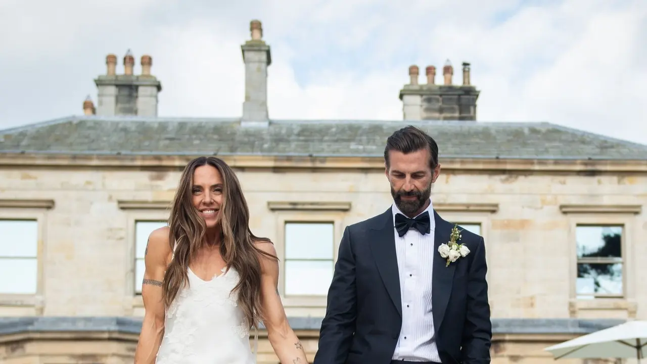 Melanie C Resmi Menikah di Usia 52 Tahun, Pakai Gaun Rancangan Victoria Beckham yang Sarat Makna