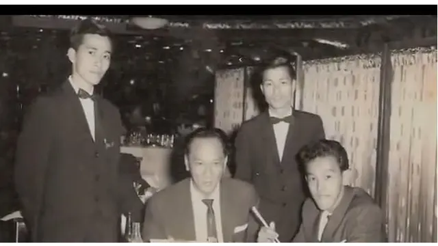Genap 74 Tahun, Ini 6 Foto Lawas Aburizal Bakrie yang Bikin Pangling