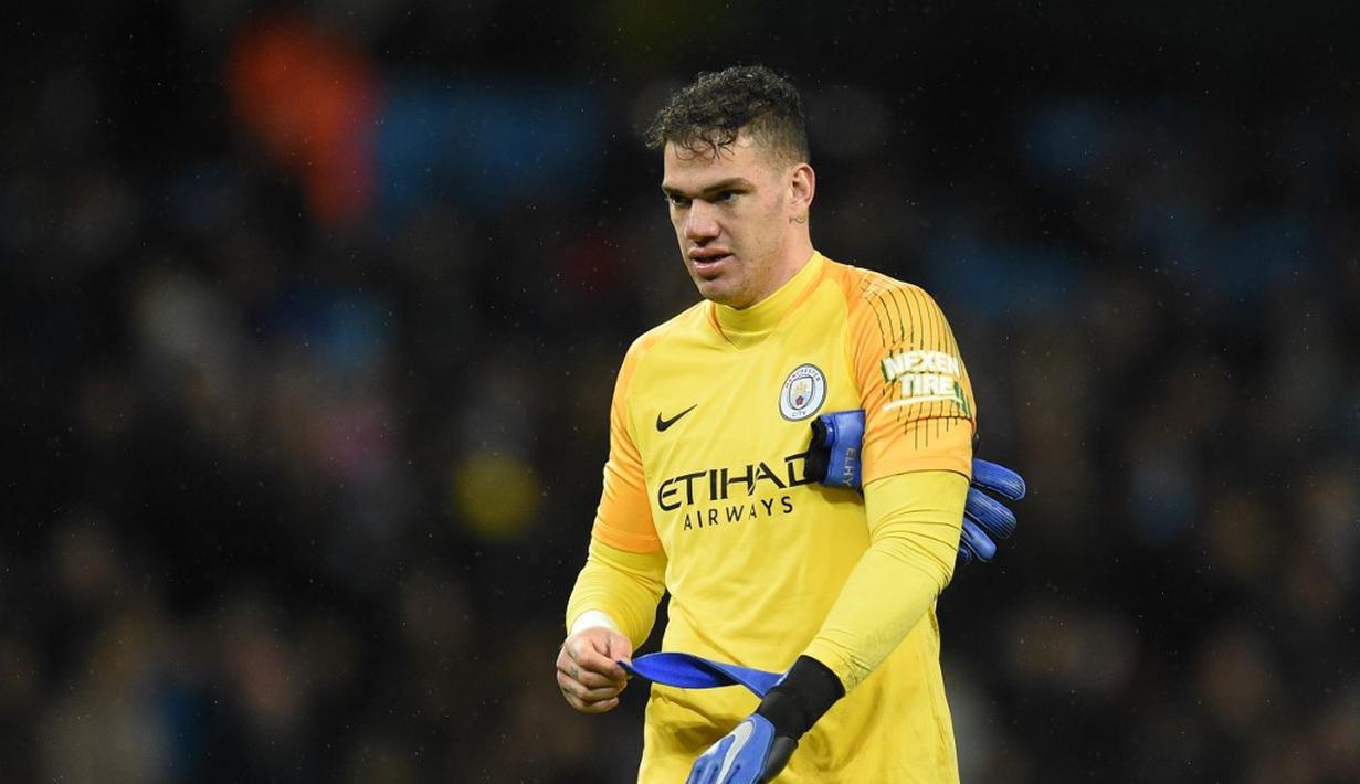 2. Ederson (Manchester City) - 39 pertandingan, 20 clean sheet (AFP/Oli Scarff)