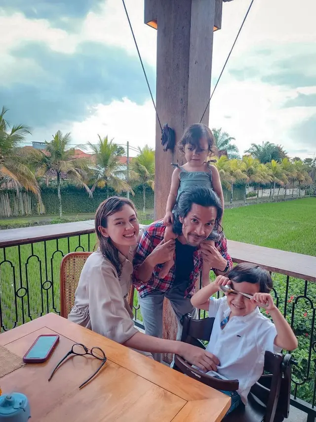 Kimberly Ryder dan Edward Akbar Liburan Bersama