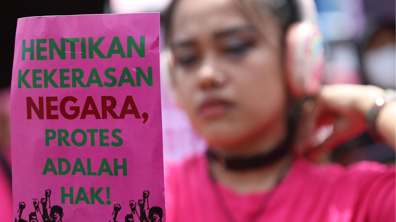 FOTO: Perempuan Turun ke Jalan, Suarakan Keadilan dan Hentikan Kekerasan