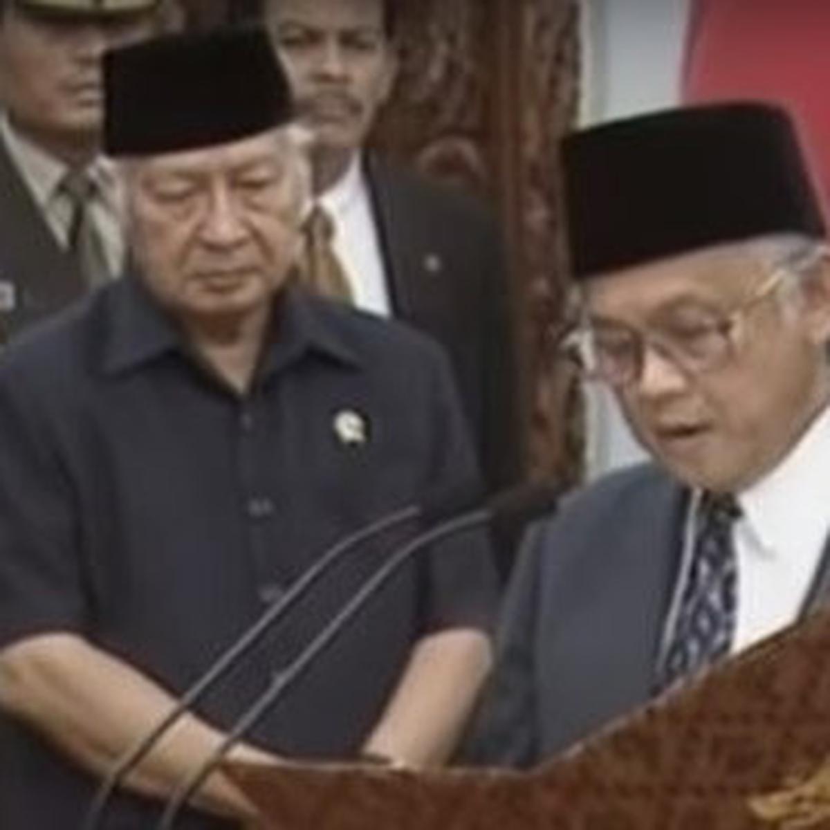 Ketika Soeharto dan Habibie Tak Saling Sapa di Istana Negara