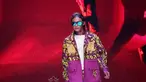 Bonge memang dienal lama dengan penampilan kece. Ia terlihat mengenakan jaket gaya modern dengan memadukan motif corak yang mencolok.(Liputan6.com/IG/@rand.photograph).