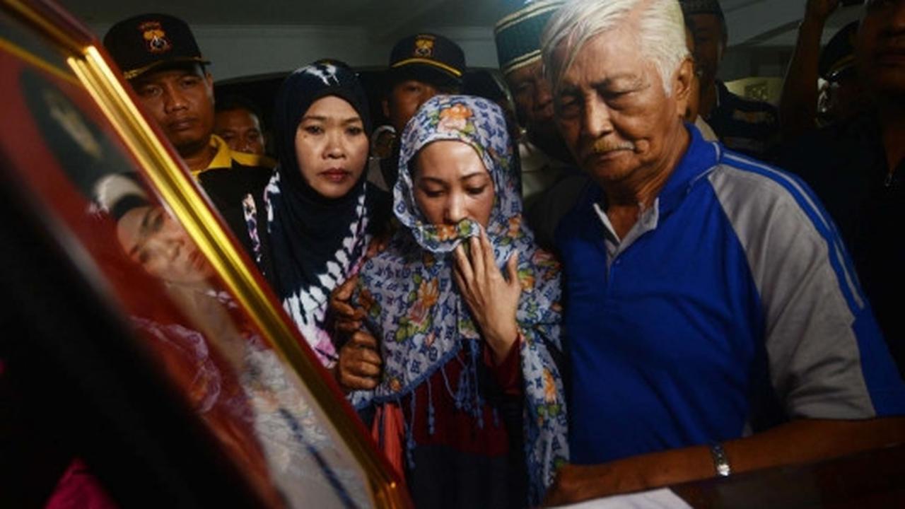 Isak tangis dan takbir iringi kedatangan jenazah Co Pilot Aviastar