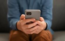 Tips Dokter Jiwa Atasi Kecemasan Saat Scroll Berita Demo