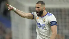 Karim Benzema saat ini sedang menikmati musim paling produktif sebagai seorang penyerang. Pemain asal Prancis itu telah mencetak 43 gol dalam 43 pertandingan di semua kompetisi, termasuk 15 gol di Liga Champions, dimana ia mampu mencetak 10 gol di fase gugur pada musim ini. (AP/Manu Fernandez)