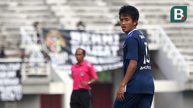 Bayu Gatra mengakhiri kebersamaan dengan Madura United pada 2018. (Bola.com/Aditya Wany)