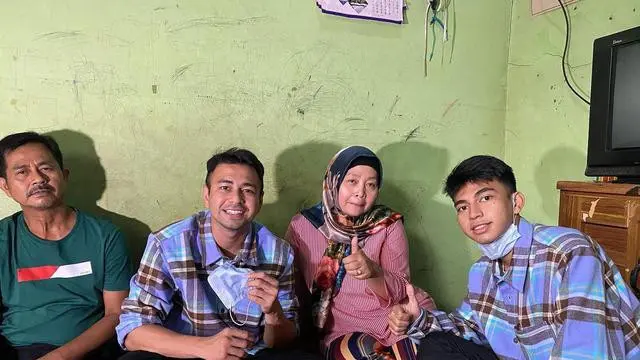 Sang Ayah Meninggal Dunia, Ini 6 Potret Kenangan Dimas Ahmad dan Mendiang
