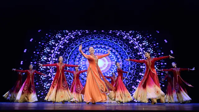 Kelompok seni Muslim Xinjiang. (Istimewa)