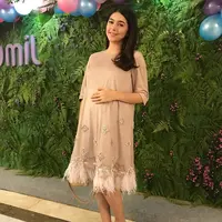 Seleb dengan dandanan minimalis yang cantik maksimal. (Sumber foto: nsyakieb85/instagram)