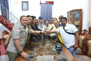 Pemerintah bersama masyarakat menyepakati sejumlah langkah percepatan rehabilitasi dan rekonstruksi infrastruktur yang terdampak bencana hidrometeorologi di Kabupaten Bener Meriah, Aceh.