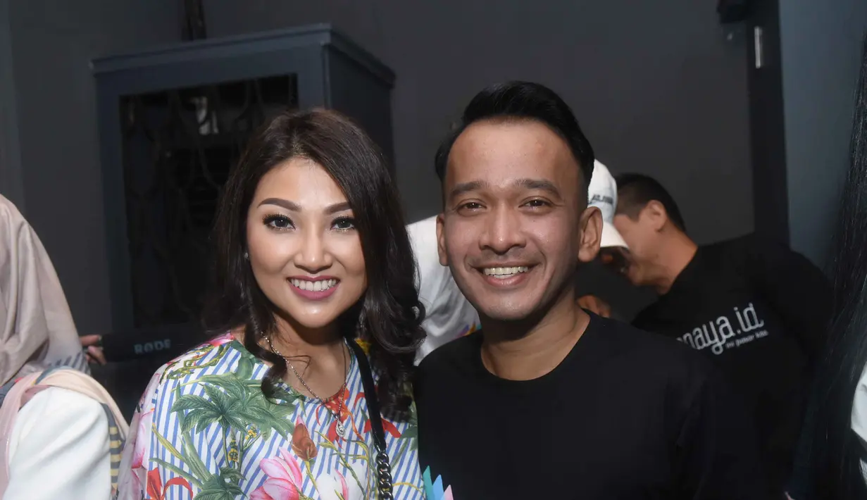 Berbeda dengan saat Julia Perez dikabarkan dalam kondisi kritis. Setelah kabar tersebut, Ruben Onsu yang saat itu juga terlihat hadir, enggan memberikan keterangan terkait kondisi sahabatnya. (Nurwahyunan/Bintang.com)