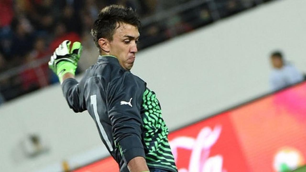 MU layangkan tawaran untuk Muslera