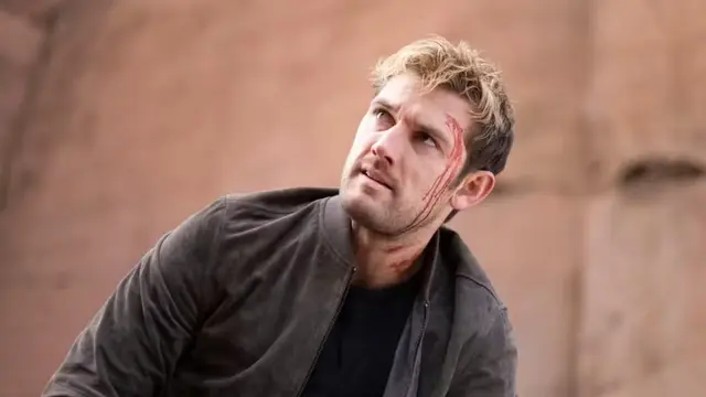 Alex Pettyfer sebagai John Branca dalam film Chief of Station. (Foto: Dok. Concourse Media/ Bee Holder)