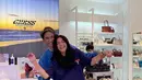 Kerap jalani momen bersama, keduanya tidak ragu untuk memamerkan kemesraan. Dalam beberapa kesempatan, potret yang diabadikan keduanya terlewat mesra yang menuai banyak komentar netizen. (Liputan6.com/IG/@iamdevano)