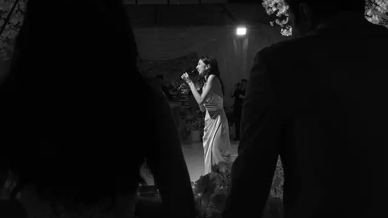 7 Potret Mikha Tambayong Jadi Bridesmaid di Pernikahan Yunita Siregar, Menawan