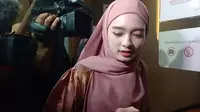 Inara Idola Rusli memenuhi panggilan Polda Metro Jaya (Liputan6.com - M Altaf Jauhar)