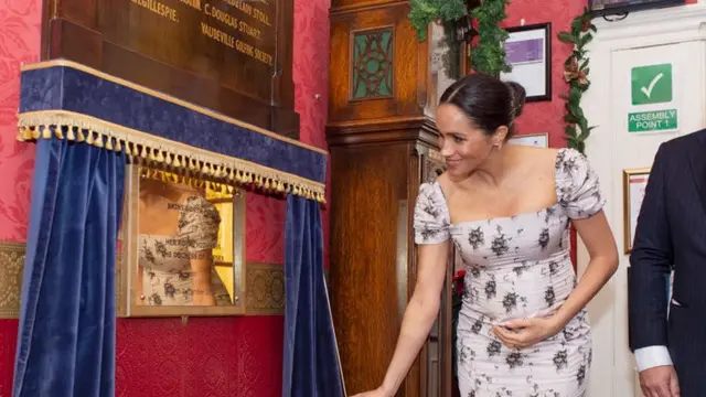 Meghan Markle mengunjungi Royal Variety Charity.