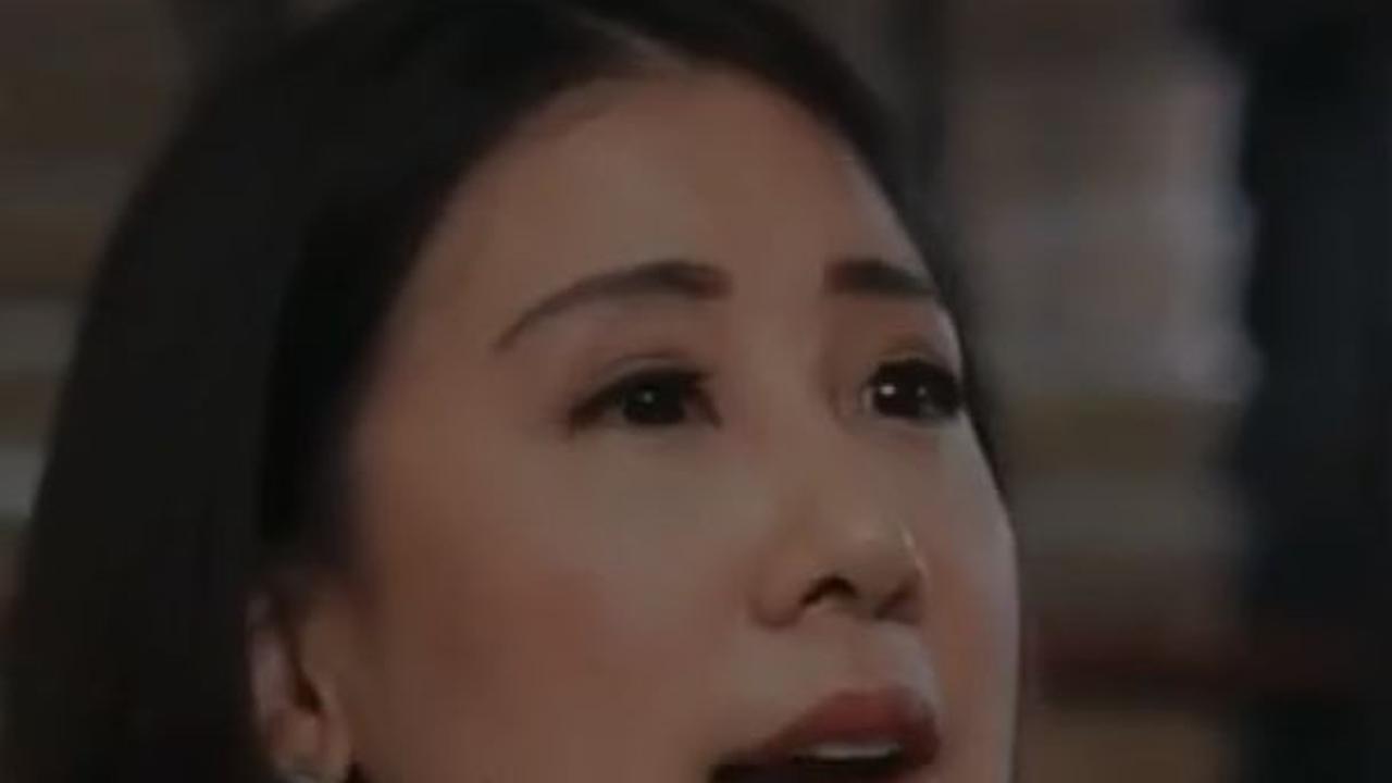 Abaikan Nyinyiran Orang, Perempuan Lulusan UCLA Amerika Sukses Jual Rempeyek saat Pulang ke Indonesia