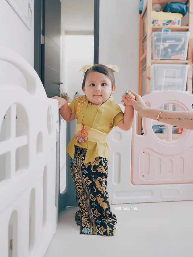 Potret 6 Anak Selebriti saat Pakai Kebaya, Makin Menggemaskan