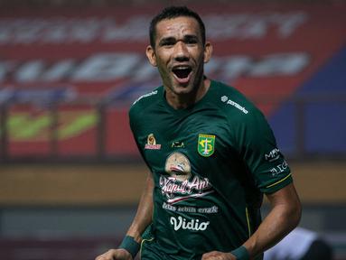 Persebaya yang telah diperkuat para legiun asingnya mampu menang 3-1 atas Persikabo 1973 dalam laga pekan kedua BRI Liga 1 2021/2022 di Stadion Wibawa Mukti, Cikarang, Sabtu (11/09/2021). Jose Wilkson yang belum turun di pekan pertama berhasil menyumbang 2 gol. (Foto: Bola.com/Bagaskara Lazuardi)