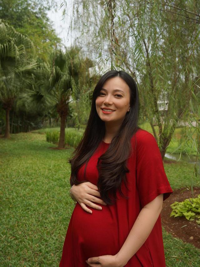 Asmirandah Pamer Baby Bump Di Usia Kehamilan 7 Bulan Showbiz Liputan6 Com Kondisi asmirandah memprihatinkan sekarang , begini kondisinya ? asmirandah pamer baby bump di usia