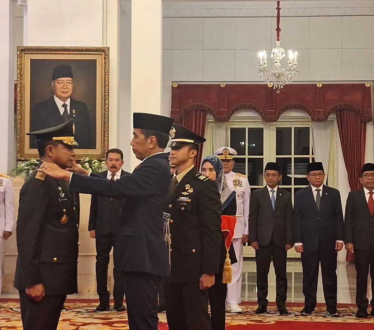 Agus menerangkan, TNI juga sudah mendirikan posko-posko pengaduan di wilayah bila ada prajurit yang tidak netral dalam Pemilu 2024.&nbsp;<br>