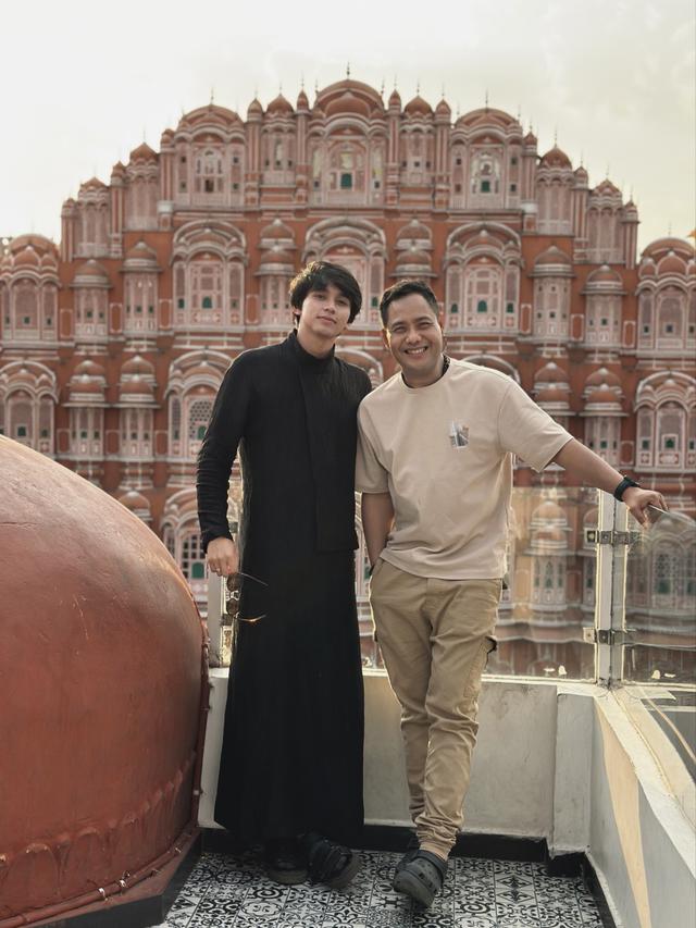 Ekhsan bersama  Wawan Datu Penggarapan merilis single religi bertajuk Tak Bisa TanpaMu ya Allah.