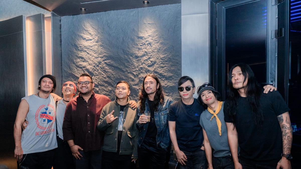 Konser Spektakuler Loh Kok Tum Band di Jakarta, Dari Lagu Rock hingga Aksi Tukar Posisi