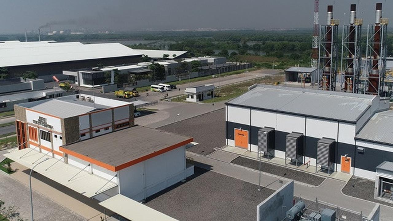 Komisaris dan Direksi AKR Corporindo Menambah Kepemilikan Saham AKRA