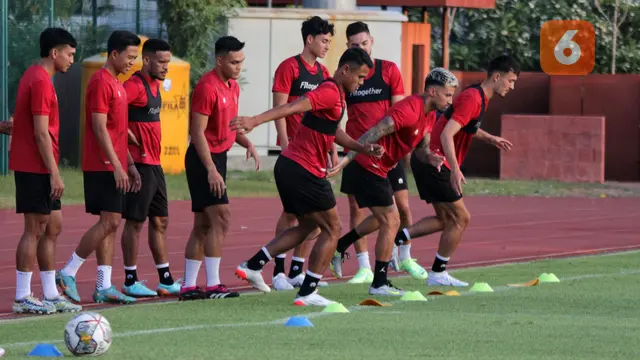 Foto: Skuad Timnas Indonesia Semakin Lengkap pada Hari Kedua Latihan, Marc Klok hingga Lilipaly Merapat ke Surabaya