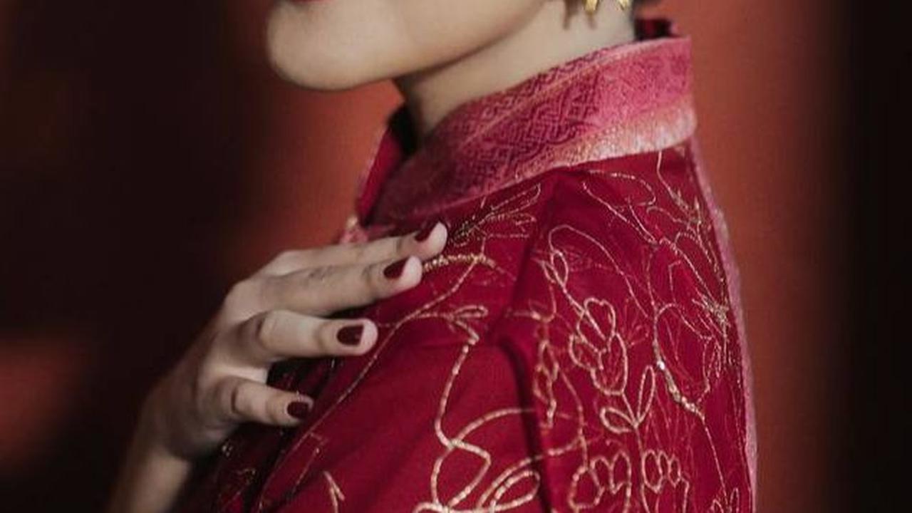 Flawless Banget, Ini Deretan Potret Photoshoot Kahiyang Ayu Edisi Imlek-Tubuh Langsing Istri Bobby Nasution Jadi Sorotan