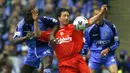 Robbie Fowler. legenda hidup Liverpool ini sempat pindah ke Leeds pada tahun 2001 dengan harga 16,8 juta pounds. Setelah berpetualang bersama Leeds dan Manchester City, bomber Inggris ini kembali ke Anfield pada tahun 2006. (AFP/Gerry Penny)