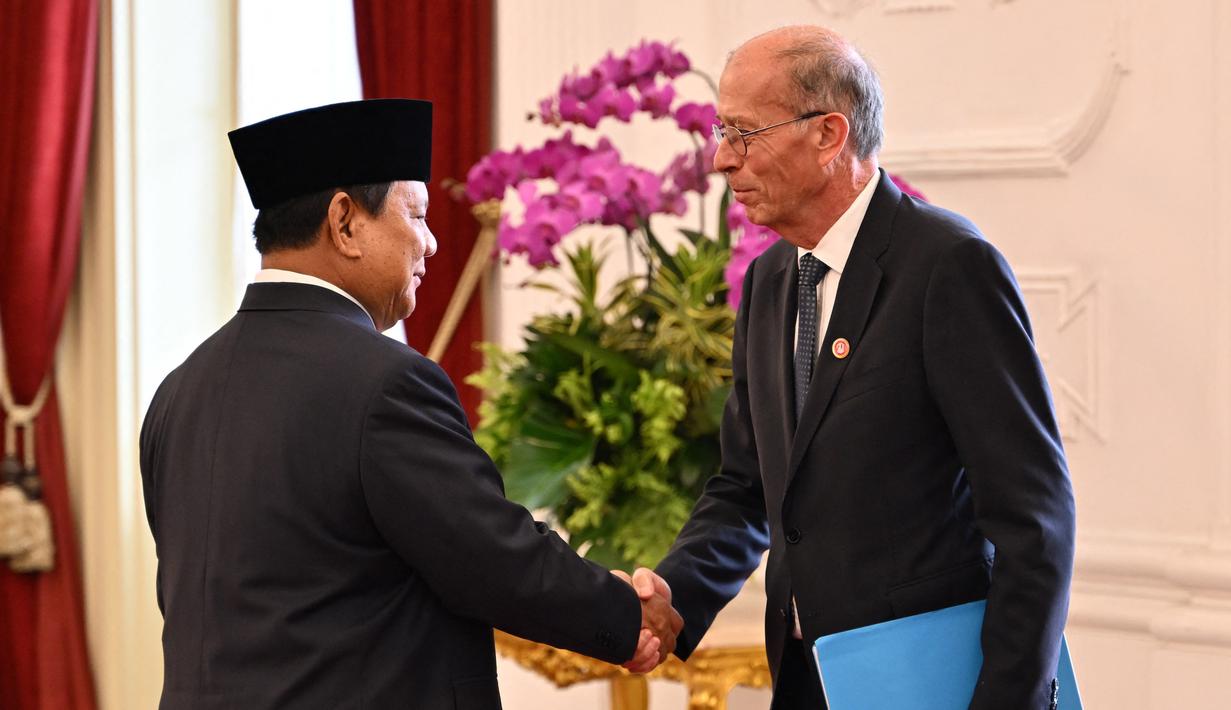 Ketiganya adalah Wakil Presiden Vietnam Vo Thi Anh Xuan, Duta Besar Amerika Serikat untuk PBB Linda Thomas-Greenfield dan perwakilan khusus Menteri Eropa dan Luar Negeri Prancis untuk hubungan ekonomi dengan negara-negara ASEAN Francois Corbin. (BAY ISMOYO/POOL/AFP)