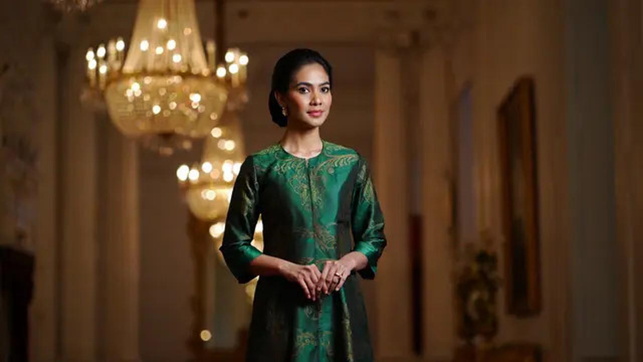 11 Inspirasi Fashion Ibu Pejabat yang Elegan dan Berkelas, Bisa Kamu Tiru untuk Acara Resmi