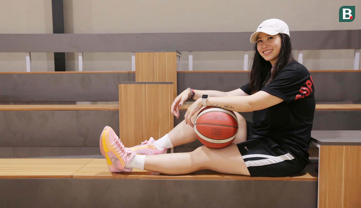 <p>Pebasket Timnas putri Indonesia, Priscilla Annabel Karen, berpose setelah acara &ldquo;Supreme Girl 2 on 2 Pre Games&rdquo; yang berlangsung di KYZN BSD, Tanggerang, Minggu (17/12/2023) sore WIB. (Bola.com/M Iqbal Ichsan)</p>