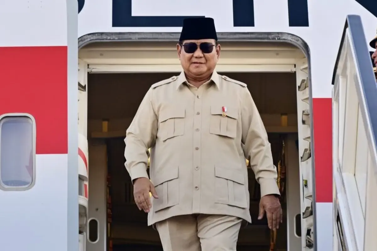 Presiden Republik Indonesia, Prabowo Subianto Tiba di Bandar Udara Internasional Sharm El-Sheikh, Republik Arab Mesir untuk menghadiri Konferensi Tingkat Tinggi (KTT).