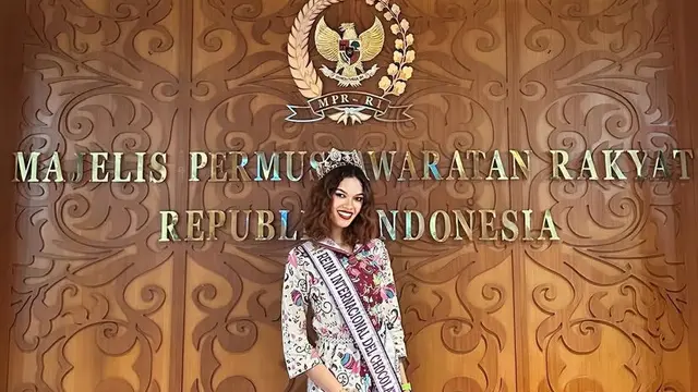 Ayu Michelle Wakil Indonesia di Ajang Miss Aura Internasional 2025. [@ayumichellee]