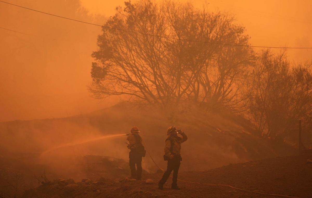 FOTO: Kebakaran Hutan Mengerikan di Utara Los Angeles,  Ribuan Warga Dievakuasi