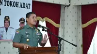 Pangdam II Sriwijaya, Mayor Jenderal AM Putranto saat bertemu sejumlah tokoh adat dan agama di Provinsi Jambi. (Liputan6.com/B Santoso)