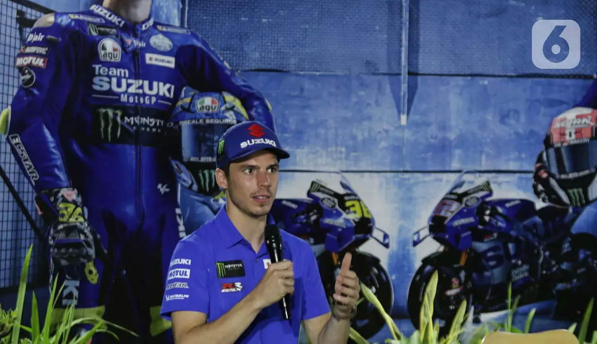 Pembalap Suzuki Ecstar, Joan Mir saat Meet and Greet bersama pewarta di salah satu hotel di Kuta Mandalika, Nusa Tenggara Barat, Jumat (18/3/2022). Joan Mir menjawab sejumlah pertanyaan terkait rangkaian Pertamina Grand Prix of Indonesia atau MotoGP Mandalika. (Liputan6.com/Helmi Fithriansyah)